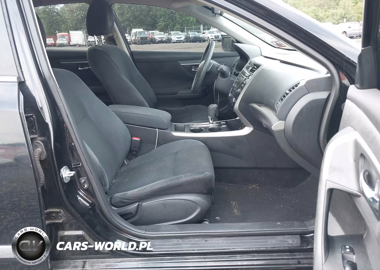 2015 Nissan Altima 2.5 S VIN:1N4AL3AP7FN325626 - 5