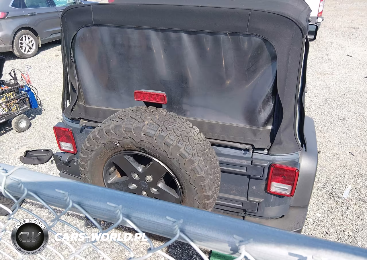 2017 Jeep Wrangler Unlimited Big Bear 4X4 VIN:1C4BJWDG4HL599270 - 17