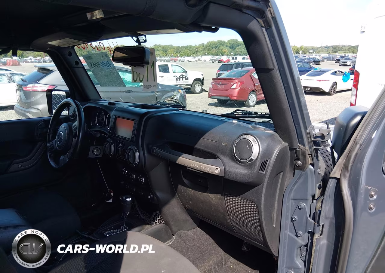 2017 Jeep Wrangler Unlimited Big Bear 4X4 VIN:1C4BJWDG4HL599270 - 5