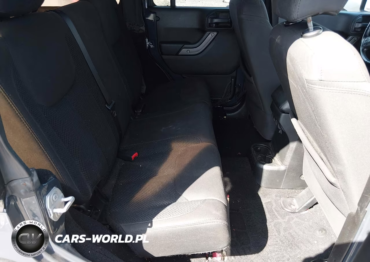 2017 Jeep Wrangler Unlimited Big Bear 4X4 VIN:1C4BJWDG4HL599270 - 8