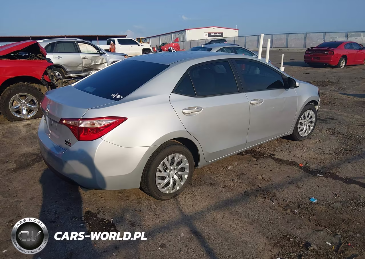 2019 Toyota Corolla Le VIN:5YFBURHE7KP932349 - 4