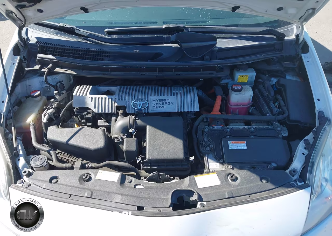 2015 Toyota Prius Two VIN:JTDKN3DU1F0468207 - 10