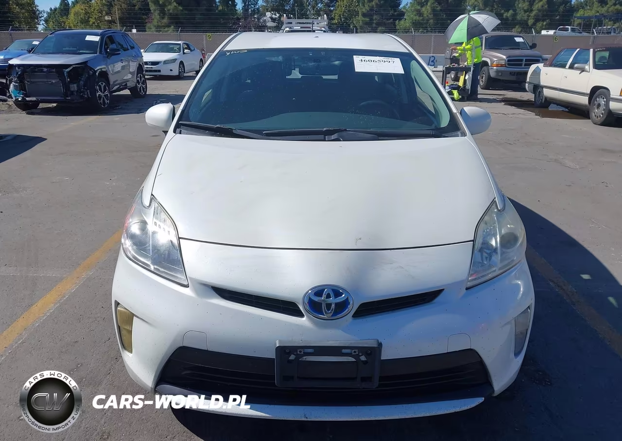 2015 Toyota Prius Two VIN:JTDKN3DU1F0468207 - 12