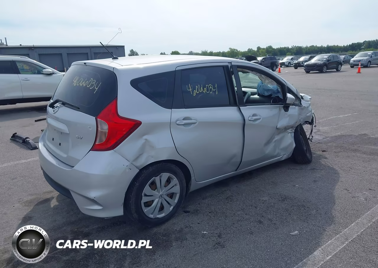 2018 Nissan Versa Note Sv VIN:3N1CE2CP1JL370464 - 4