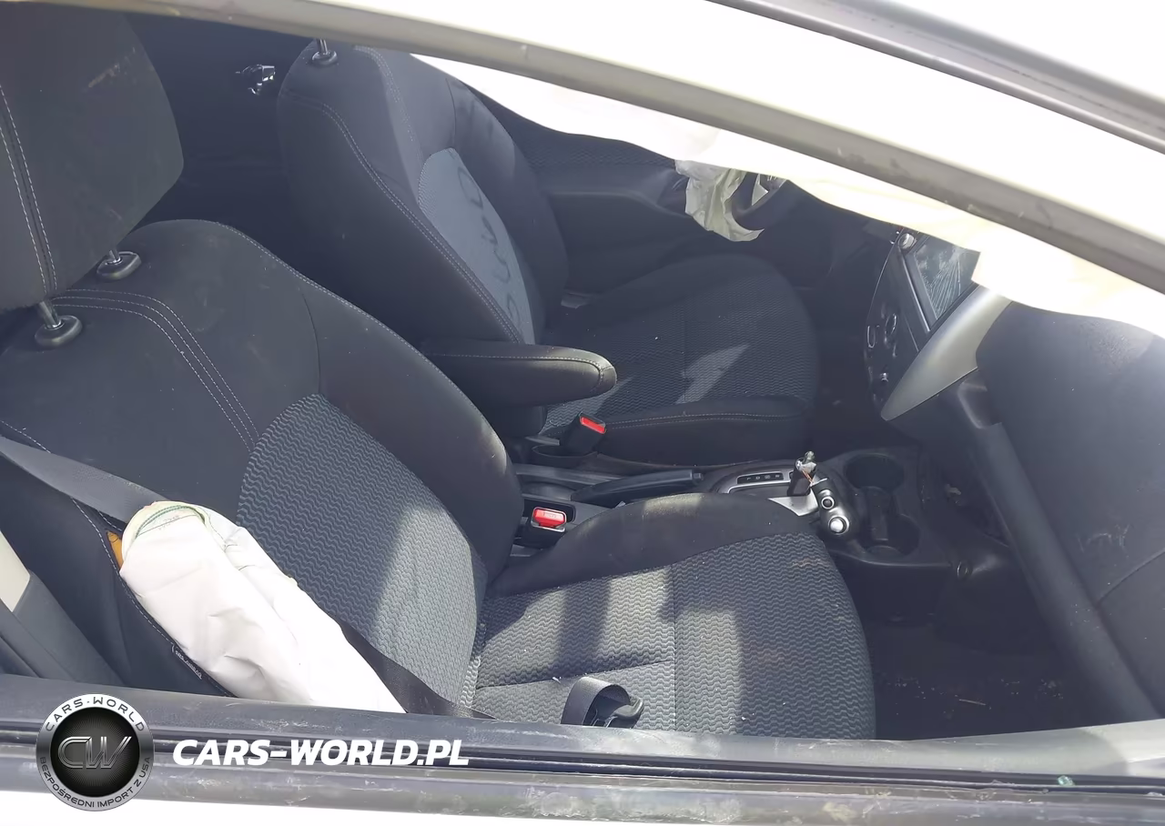 2018 Nissan Versa Note Sv VIN:3N1CE2CP1JL370464 - 5
