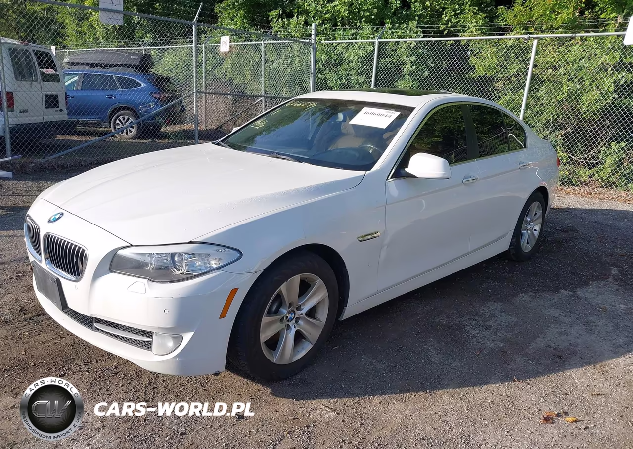 2013 BMW 528I xDrive VIN:WBAXH5C58DD112424 - 2