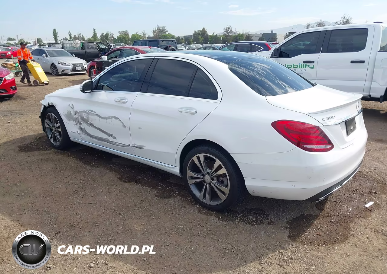 2015 Mercedes-Benz C 300 4Matic VIN:55SWF4KB4FU094455 - 3
