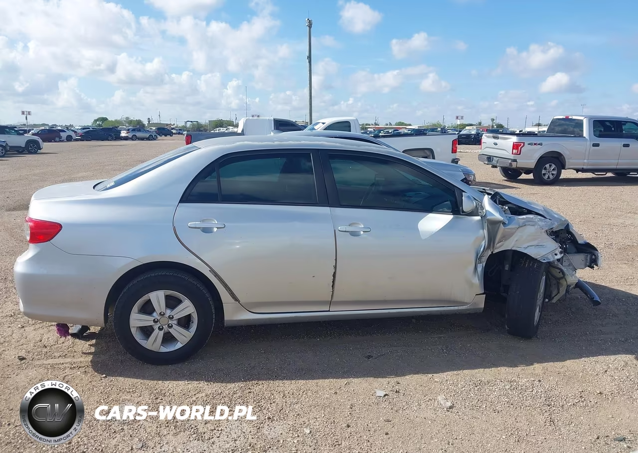2011 Toyota Corolla Le VIN:JTDBU4EE0BJ107443 - 14