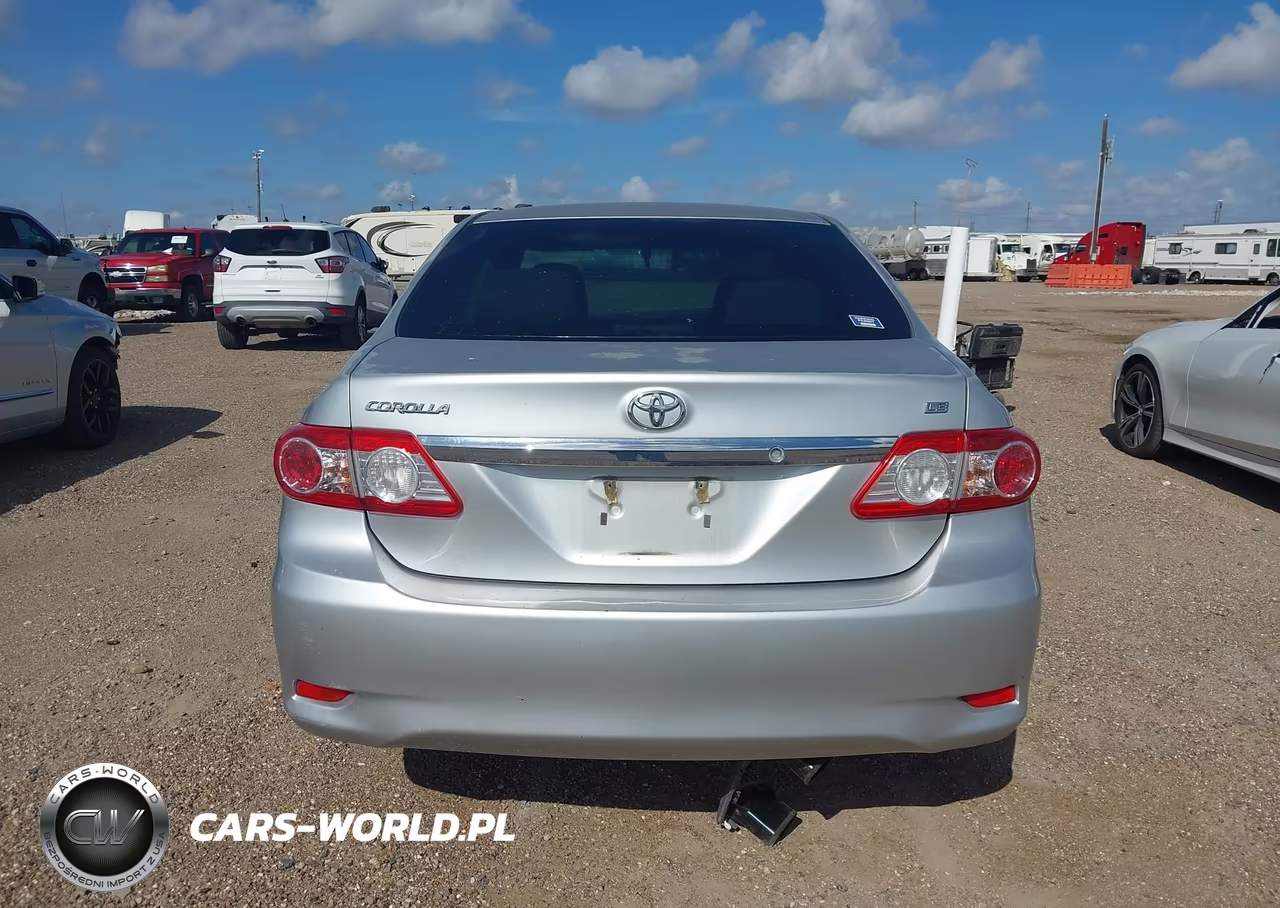 2011 Toyota Corolla Le VIN:JTDBU4EE0BJ107443 - 17
