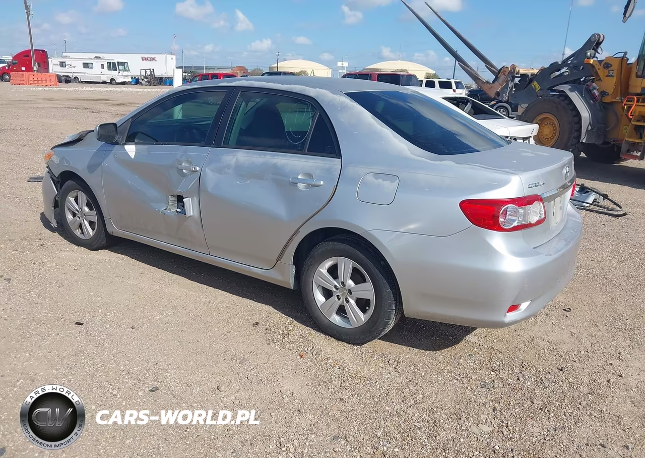 2011 Toyota Corolla Le VIN:JTDBU4EE0BJ107443 - 3