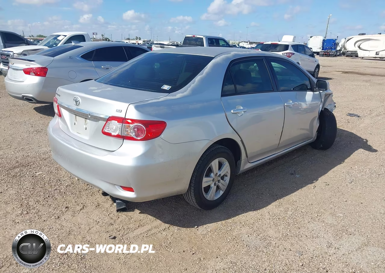 2011 Toyota Corolla Le VIN:JTDBU4EE0BJ107443 - 4