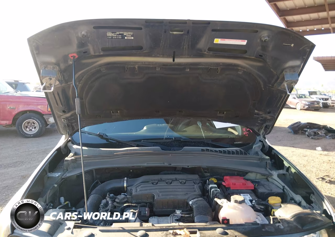 2023 Jeep Renegade Altitude 4X4 VIN:ZACNJDE11PPP23109 - 10