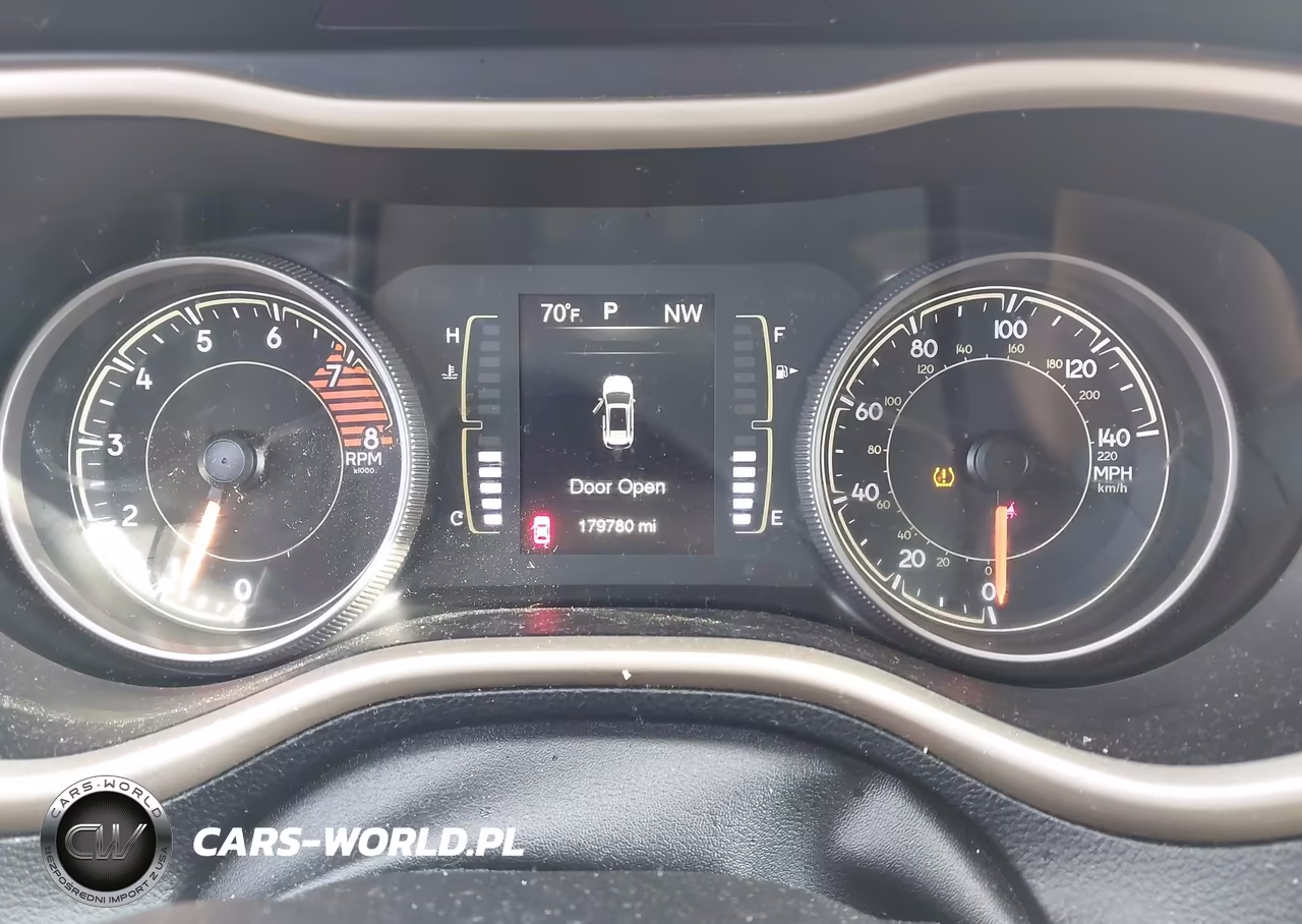 2017 Jeep Cherokee Latitude 4X4 VIN:1C4PJMCS7HW647178 - 7