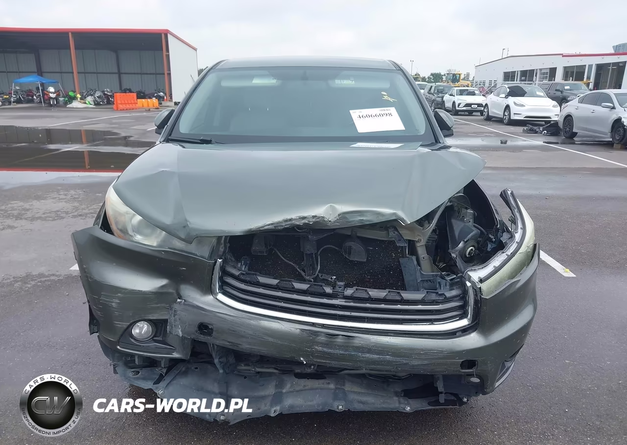 2015 Toyota Highlander Le Plus V6 VIN:5TDBKRFH7FS094954 - 12
