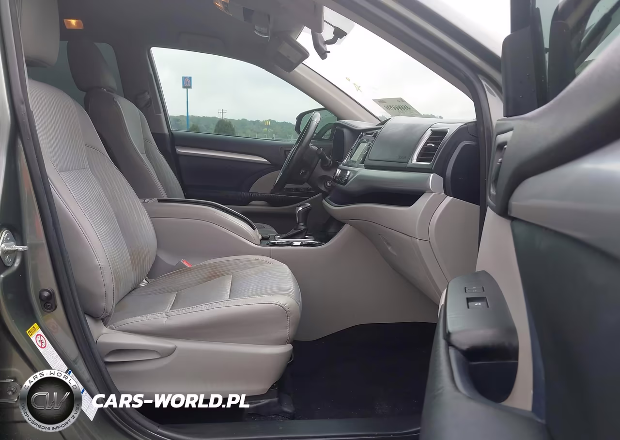 2015 Toyota Highlander Le Plus V6 VIN:5TDBKRFH7FS094954 - 5