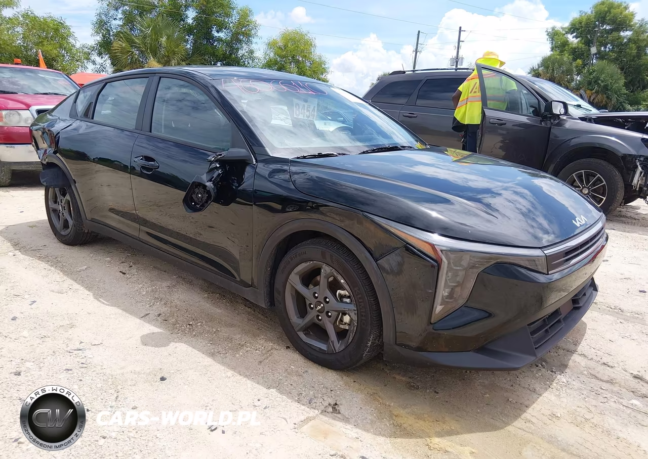 2025 Kia K4 Lxs VIN:3KPFT4DE2SE187332 - 1