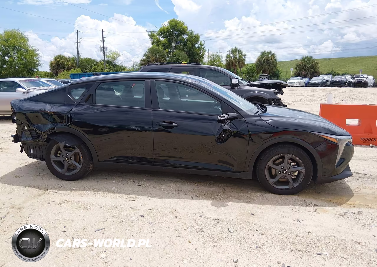 2025 Kia K4 Lxs VIN:3KPFT4DE2SE187332 - 14
