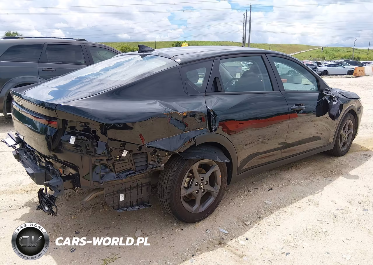 2025 Kia K4 Lxs VIN:3KPFT4DE2SE187332 - 18
