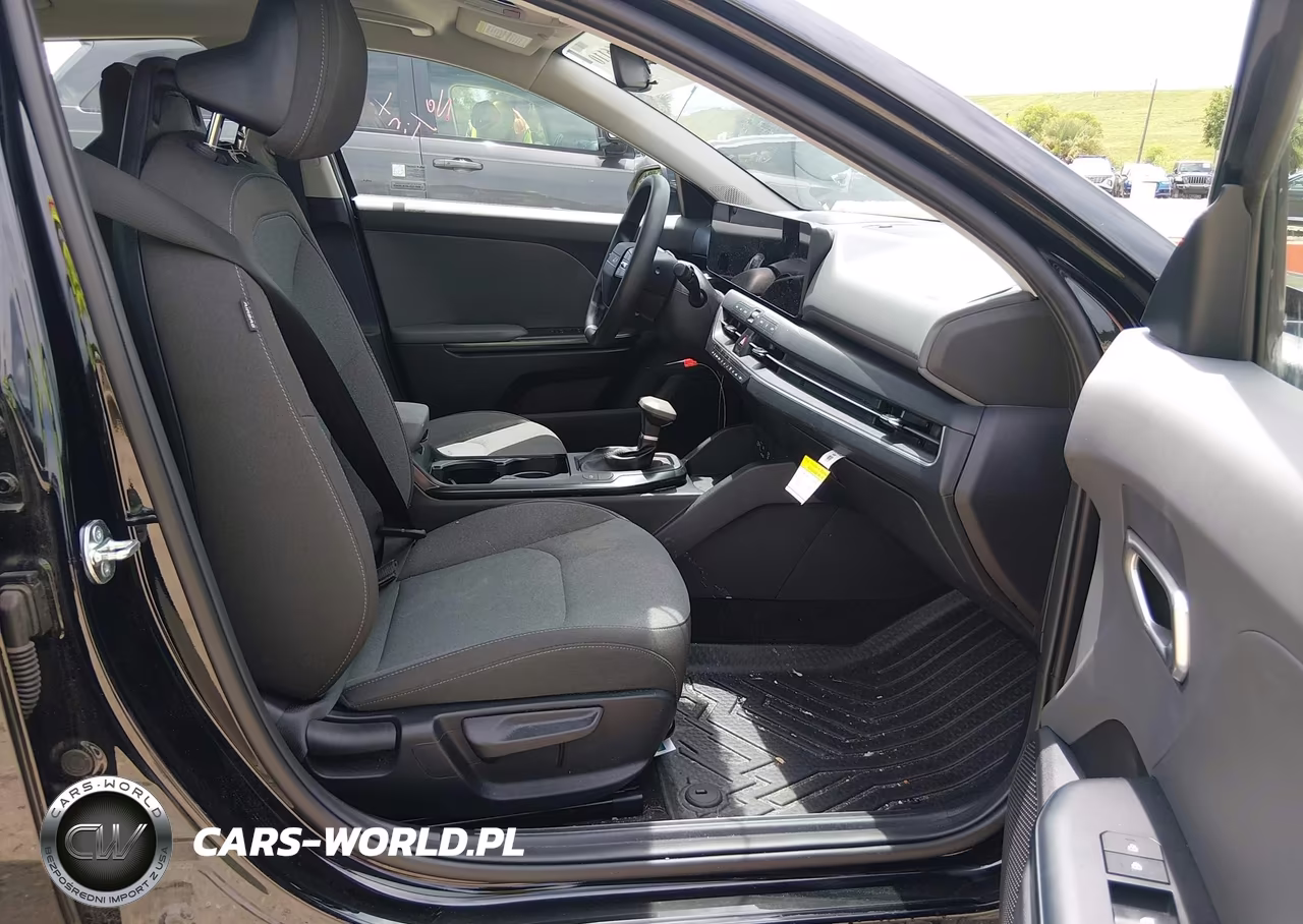 2025 Kia K4 Lxs VIN:3KPFT4DE2SE187332 - 5