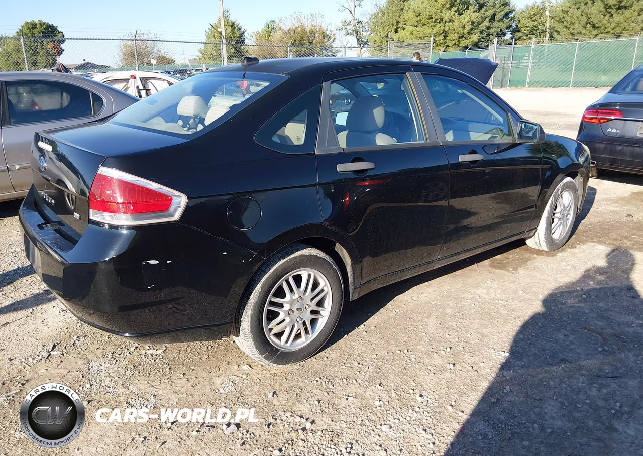 2009 Ford Focus Se VIN:1FAHP35N59W120638 - 4