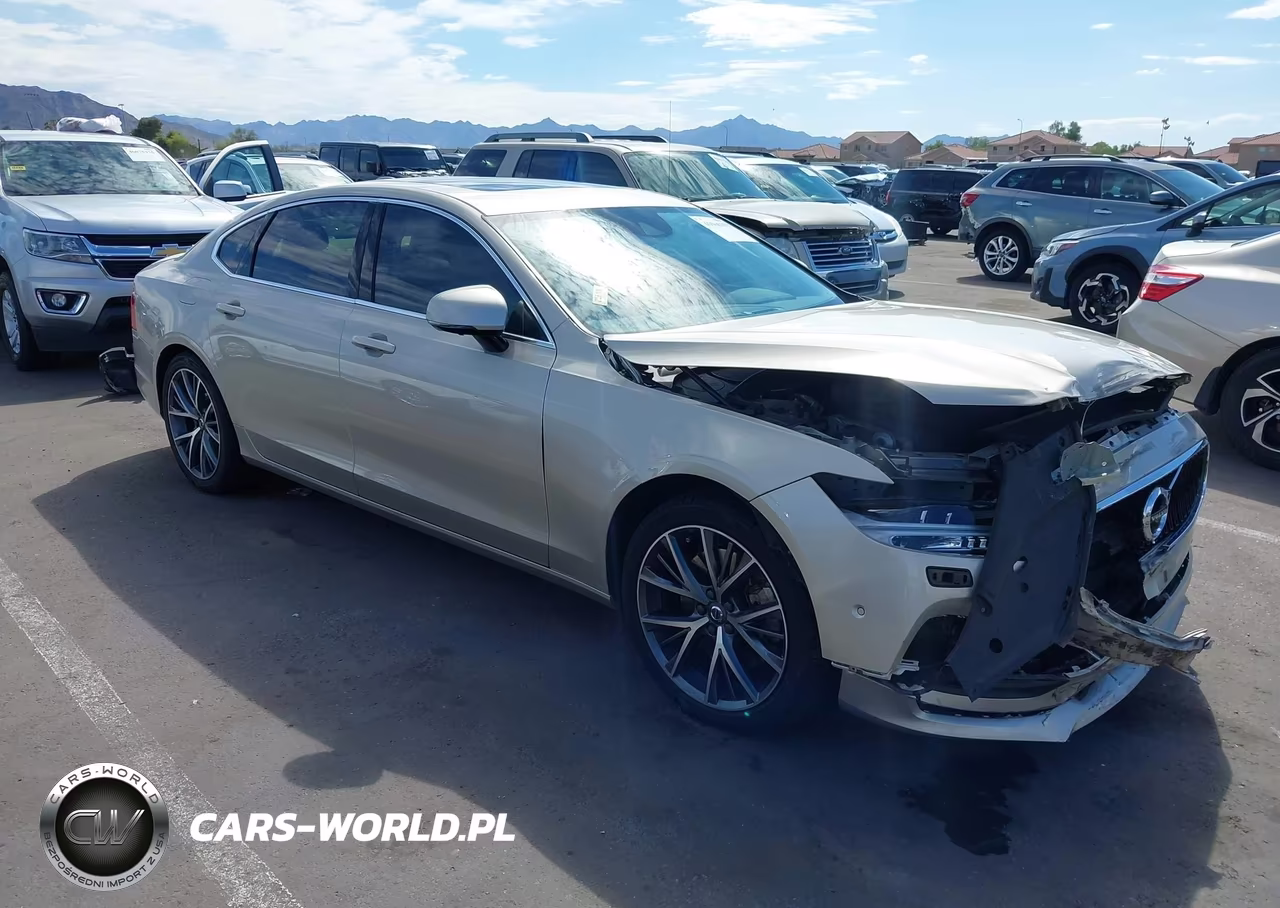 2018 Volvo S90 T6 Momentum VIN:LVY992MK9JP036159 - 1