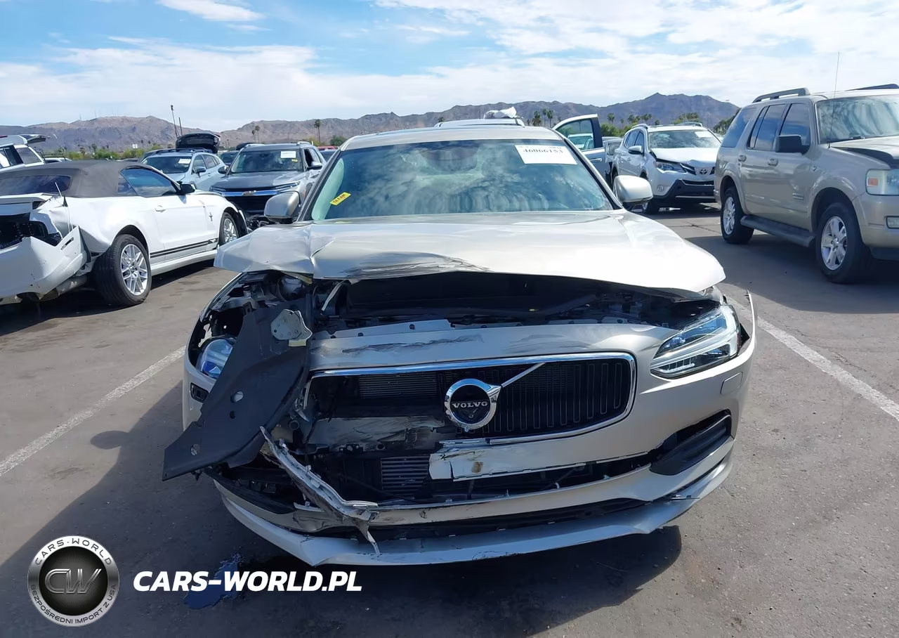 2018 Volvo S90 T6 Momentum VIN:LVY992MK9JP036159 - 12