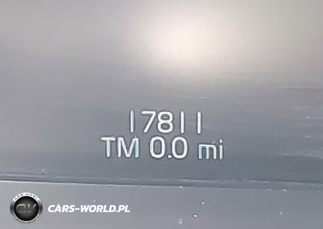 2018 Volvo S90 T6 Momentum VIN:LVY992MK9JP036159 - 15