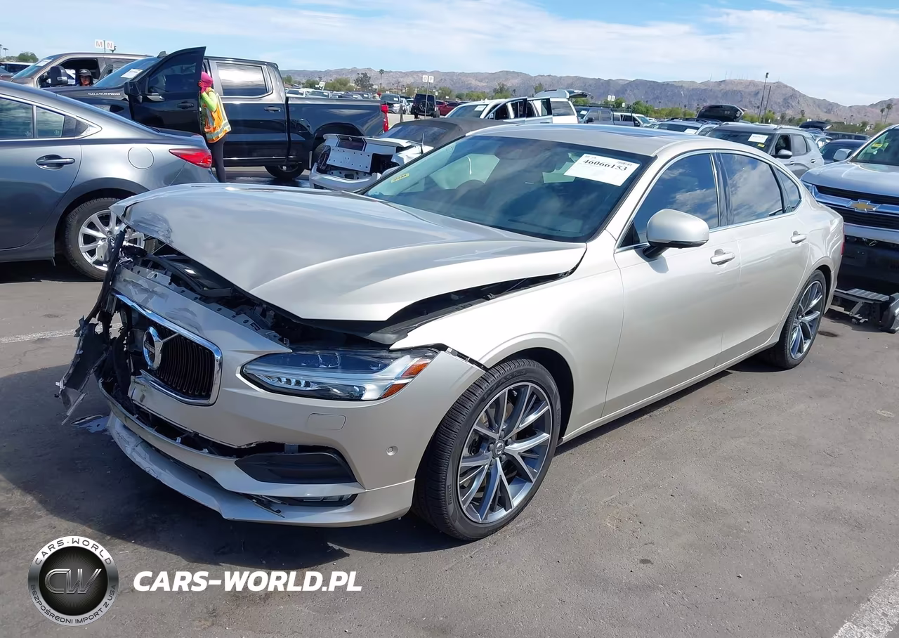 2018 Volvo S90 T6 Momentum VIN:LVY992MK9JP036159 - 2