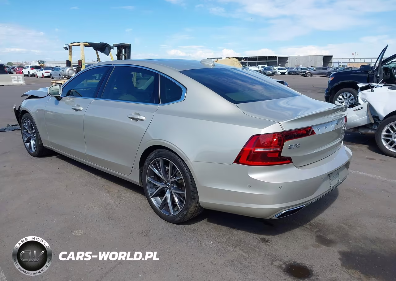 2018 Volvo S90 T6 Momentum VIN:LVY992MK9JP036159 - 3