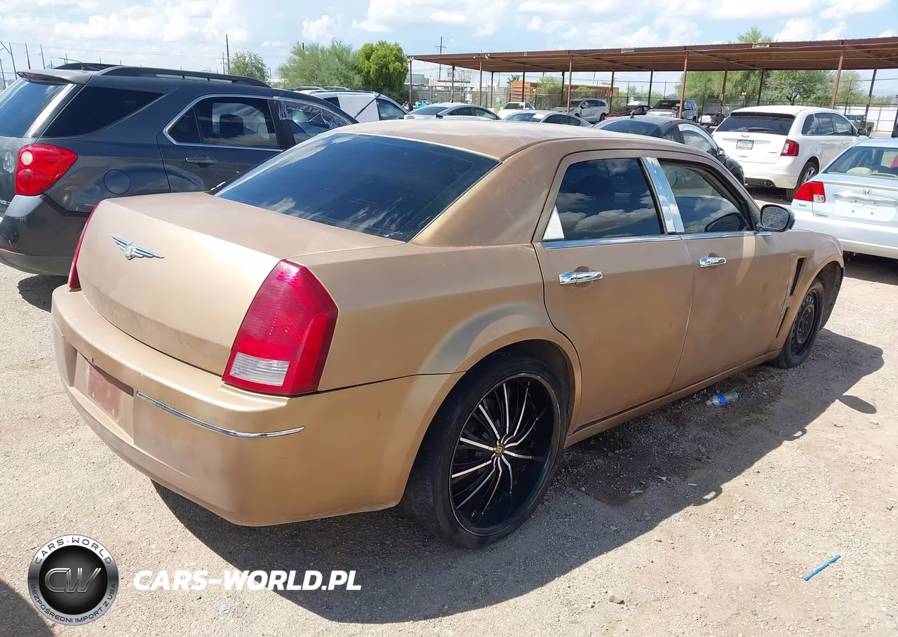 2005 Chrysler 300 Touring VIN:2C3JA53G45H136999 - 4