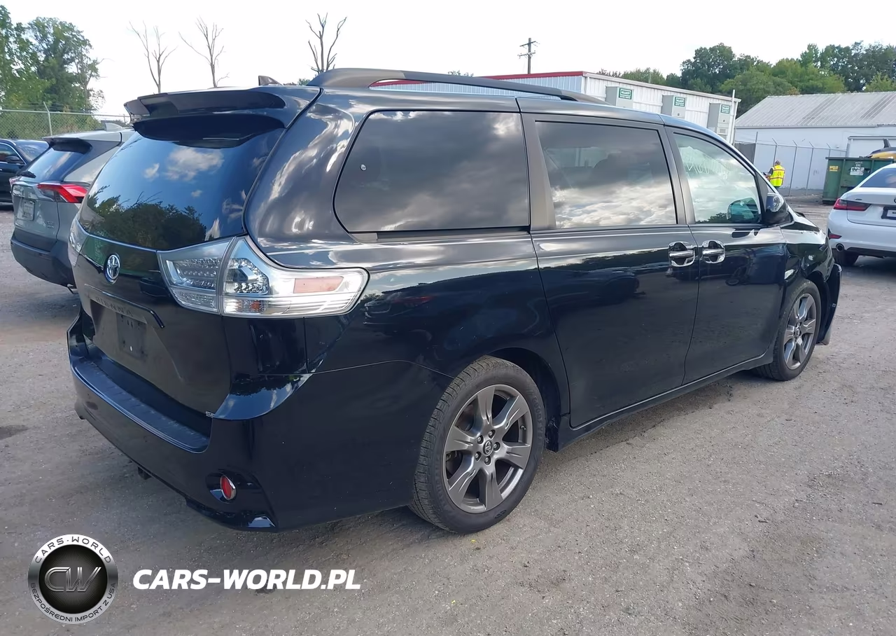 2019 Toyota Sienna Se Premium 8 Passenger VIN:5TDXZ3DC1KS010465 - 4