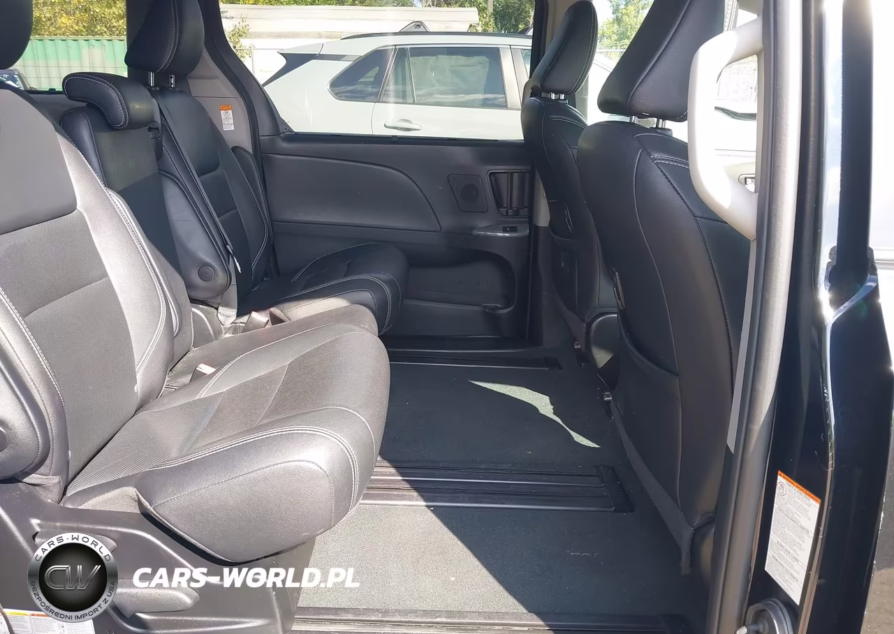 2019 Toyota Sienna Se Premium 8 Passenger VIN:5TDXZ3DC1KS010465 - 8