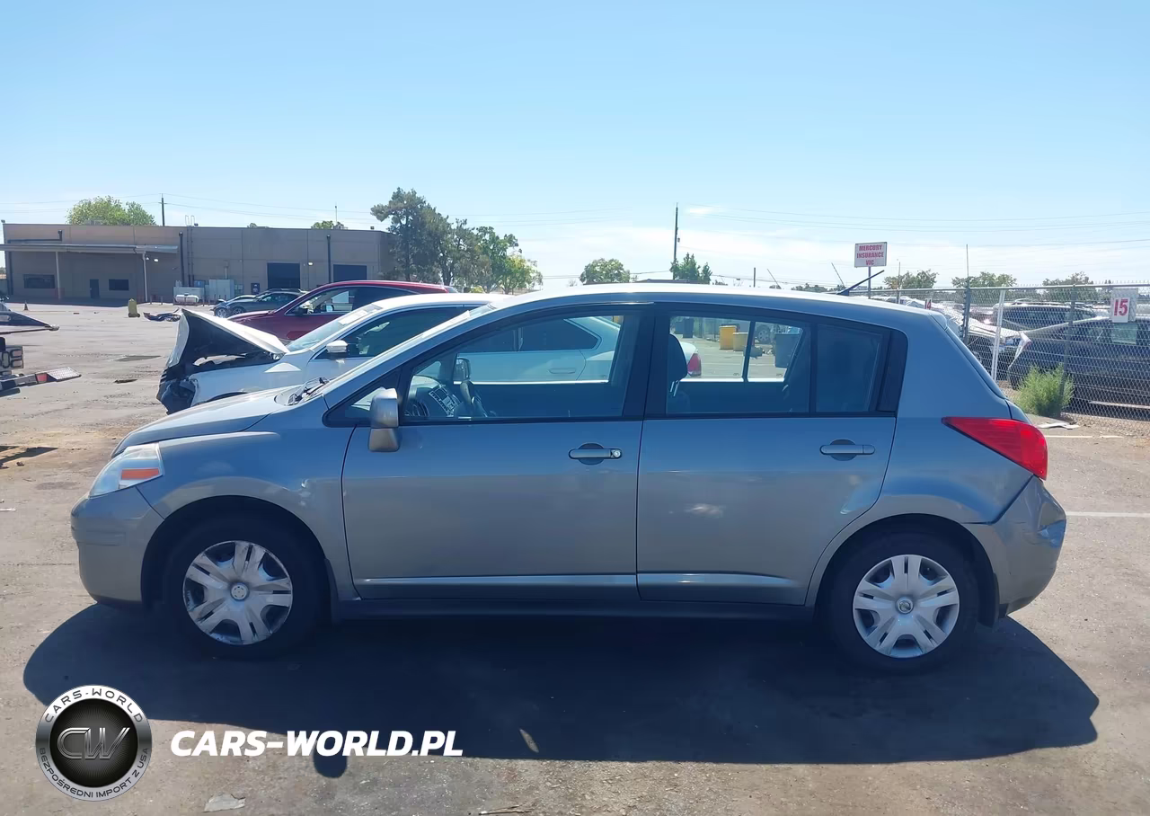 2011 Nissan Versa 1.8S VIN:3N1BC1CP4BL412526 - 14