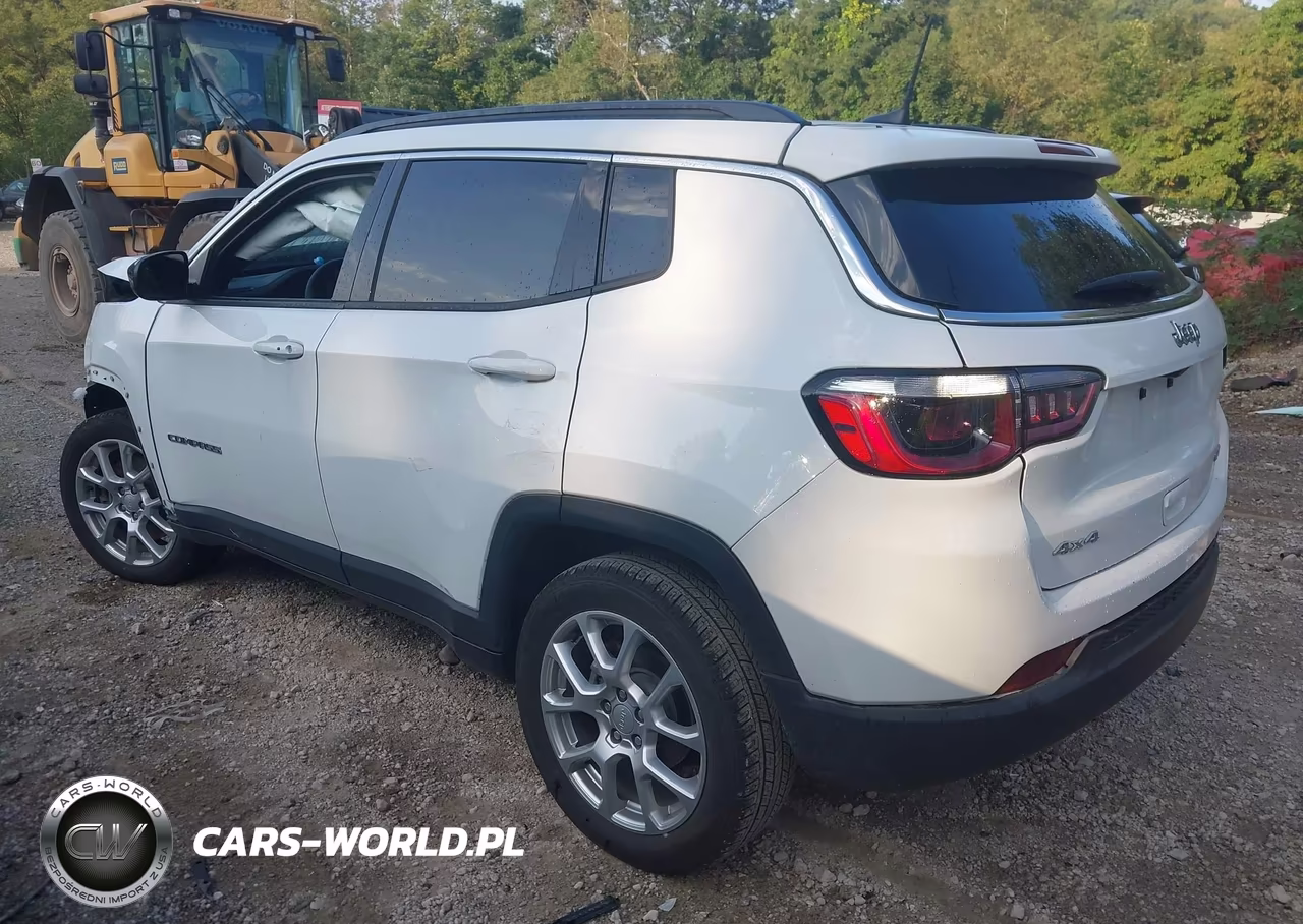 2024 Jeep Compass Latitude Lux Fwd VIN:3C4NJDFN0RT582968 - 3