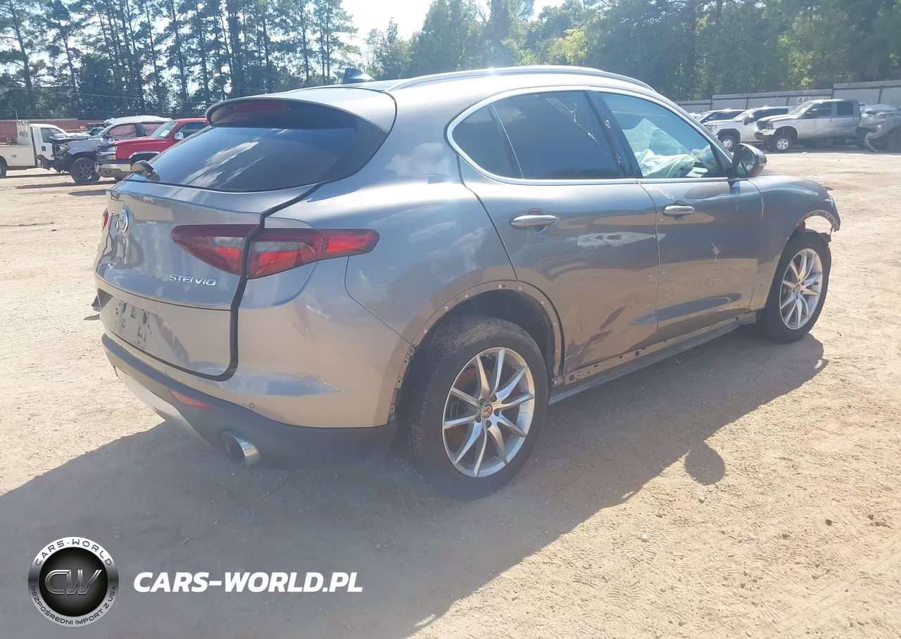 2018 Alfa Romeo Stelvio Ti Awd VIN:ZASFAKBNXJ7B67610 - 4