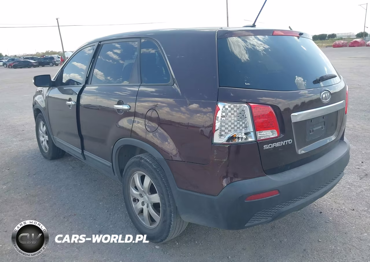 2011 Kia Sorento Lx VIN:5XYKT3A16BG079695 - 3