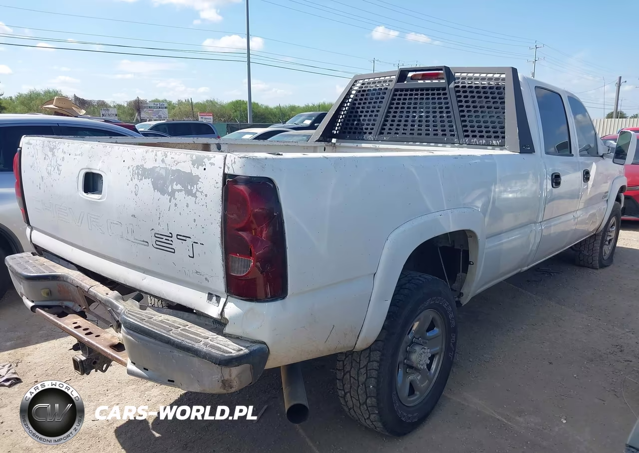 2007 Chevrolet Silverado 3500 Classic Work Truck VIN:1GCHC33D57F125819 - 4