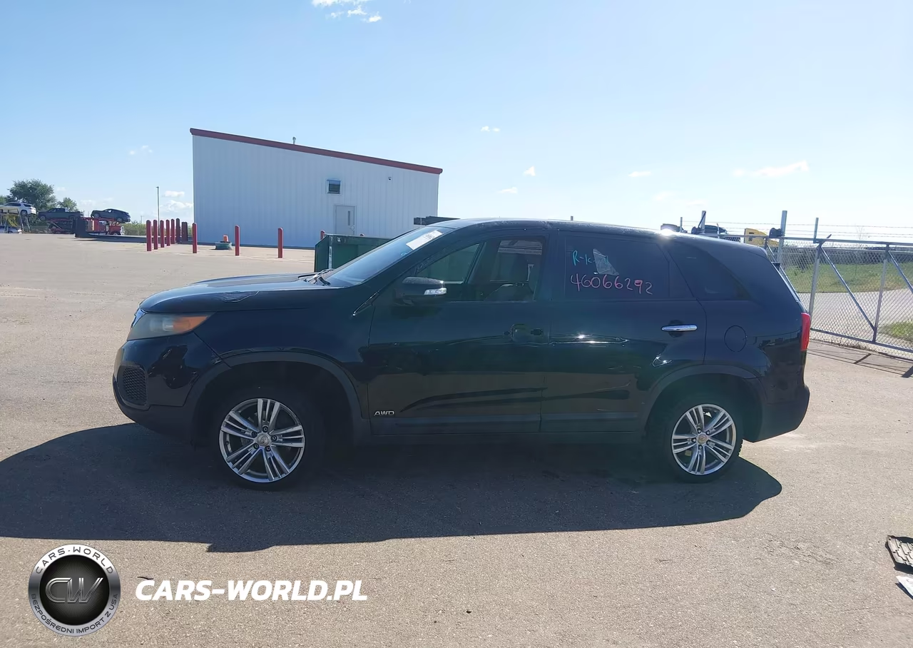 2011 Kia Sorento Lx VIN:5XYKTCA11BG081838 - 13