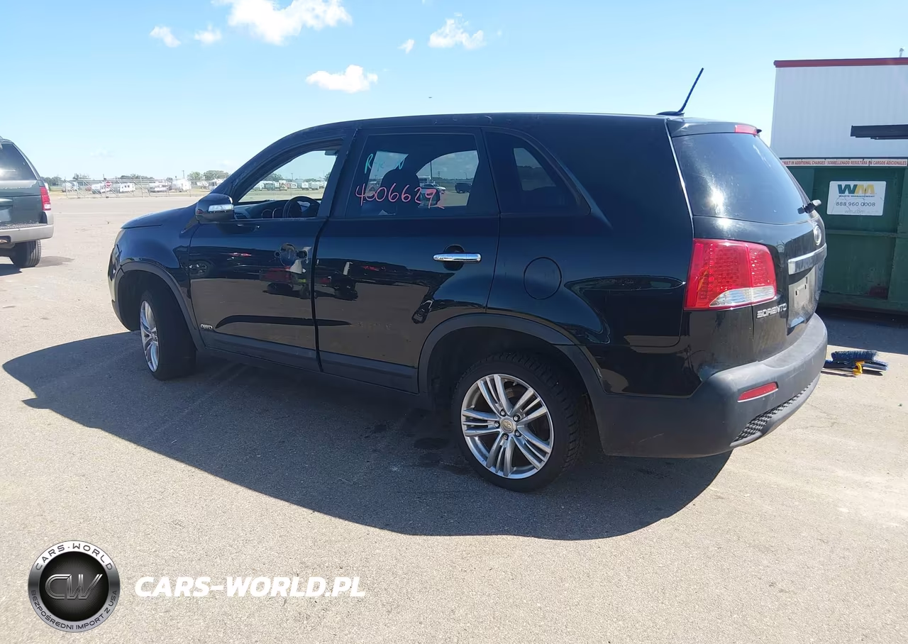 2011 Kia Sorento Lx VIN:5XYKTCA11BG081838 - 3