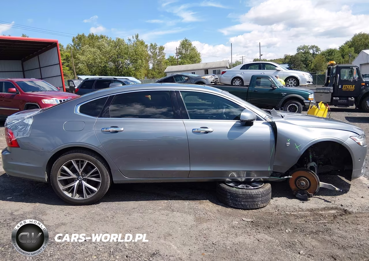 2018 Volvo S90 T6 Momentum VIN:LVY992MK6JP005273 - 13