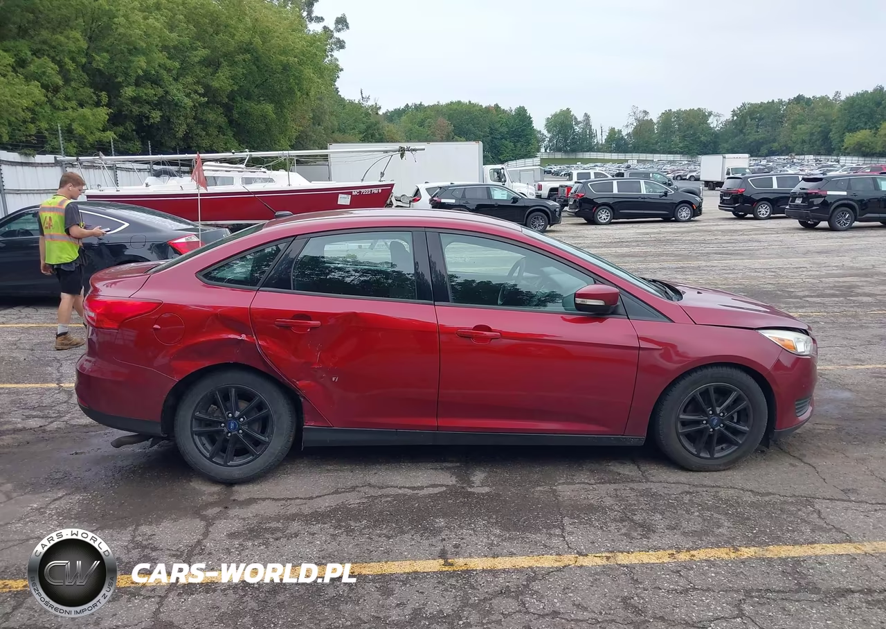 2015 Ford Focus Se VIN:1FADP3F20FL226902 - 13