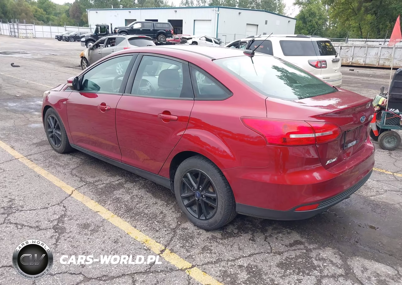 2015 Ford Focus Se VIN:1FADP3F20FL226902 - 3