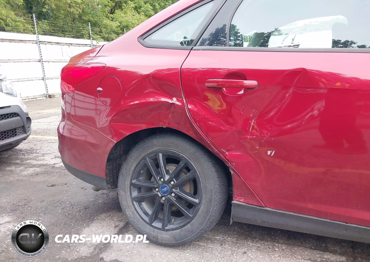 2015 Ford Focus Se VIN:1FADP3F20FL226902 - 6