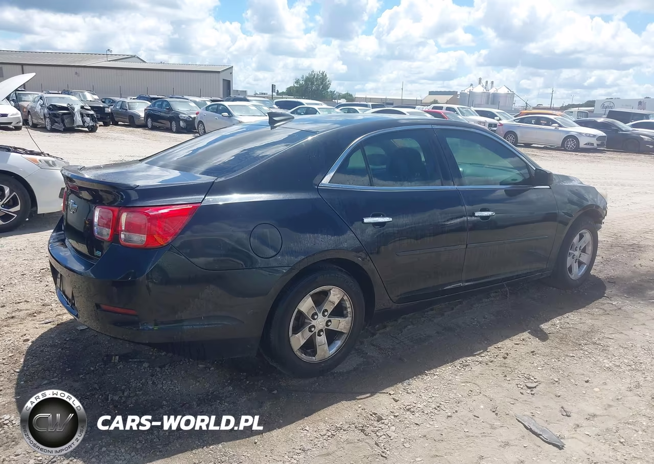 2015 Chevrolet Malibu Ls VIN:1G11B5SLXFF194361 - 4