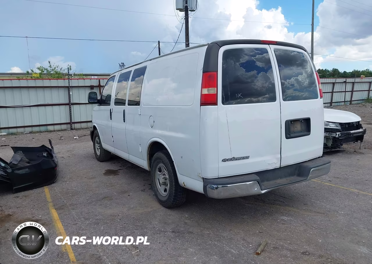 2008 Chevrolet Express Work Van VIN:1GCFG15X081131162 - 3