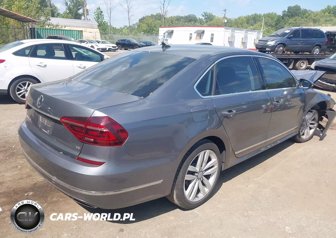 2017 Volkswagen Passat V6 Sel Premium VIN:1VWCM7A35HC036261 - 4