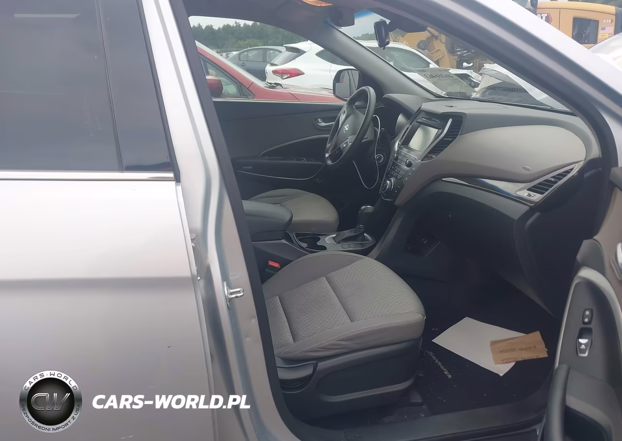 2017 Hyundai Santa Fe Se VIN:KM8SMDHF3HU244688 - 5
