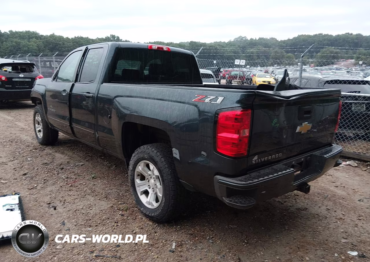 2018 Chevrolet Silverado 1500 2Lt VIN:1GCVKREC9JZ220063 - 3