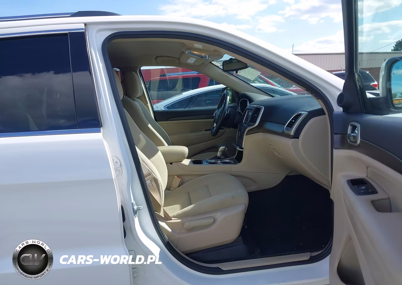 2016 Jeep Grand Cherokee Laredo VIN:1C4RJFAGXGC491026 - 5