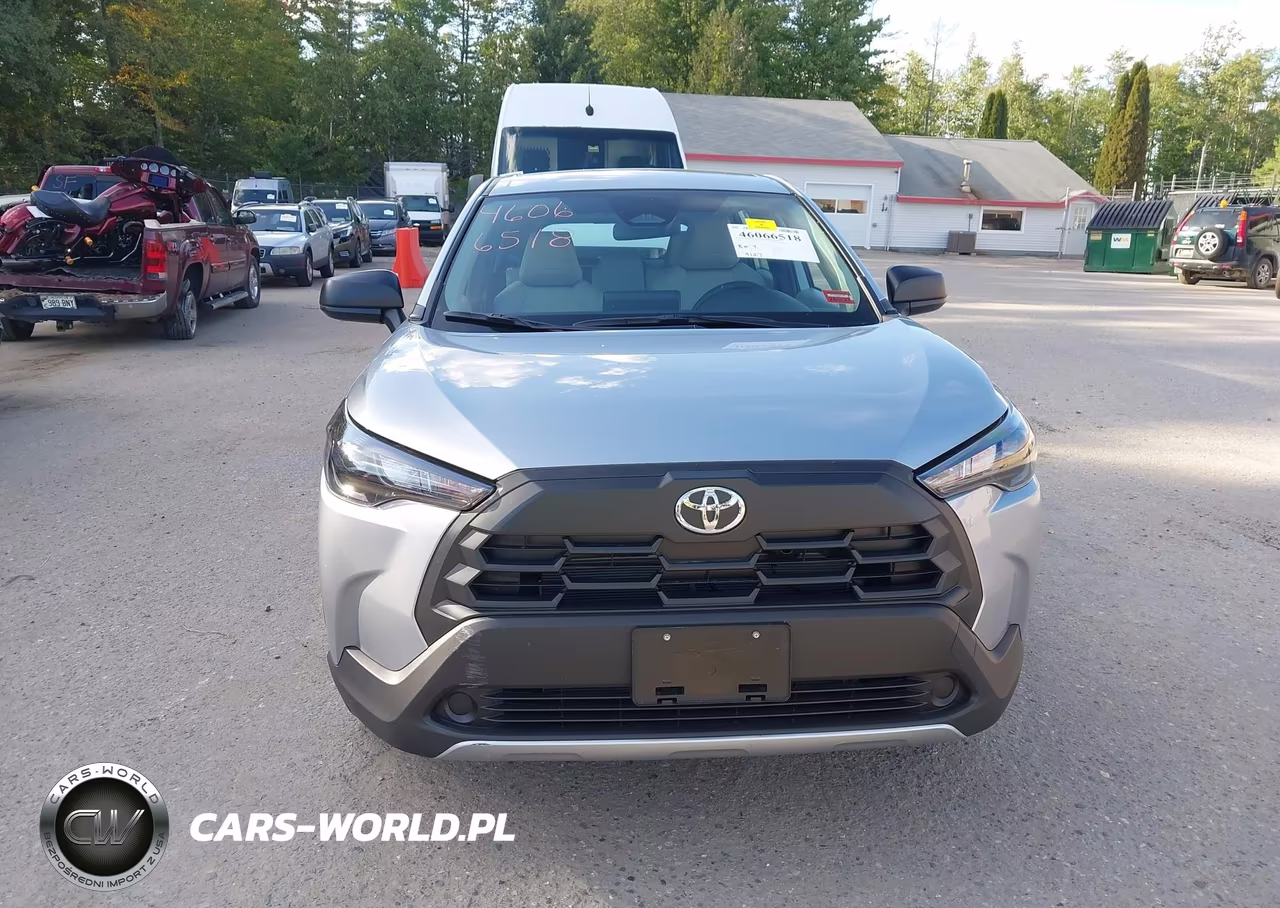 2026 Toyota Corolla Cross L VIN:7MUAAABG8TV175637 - 12